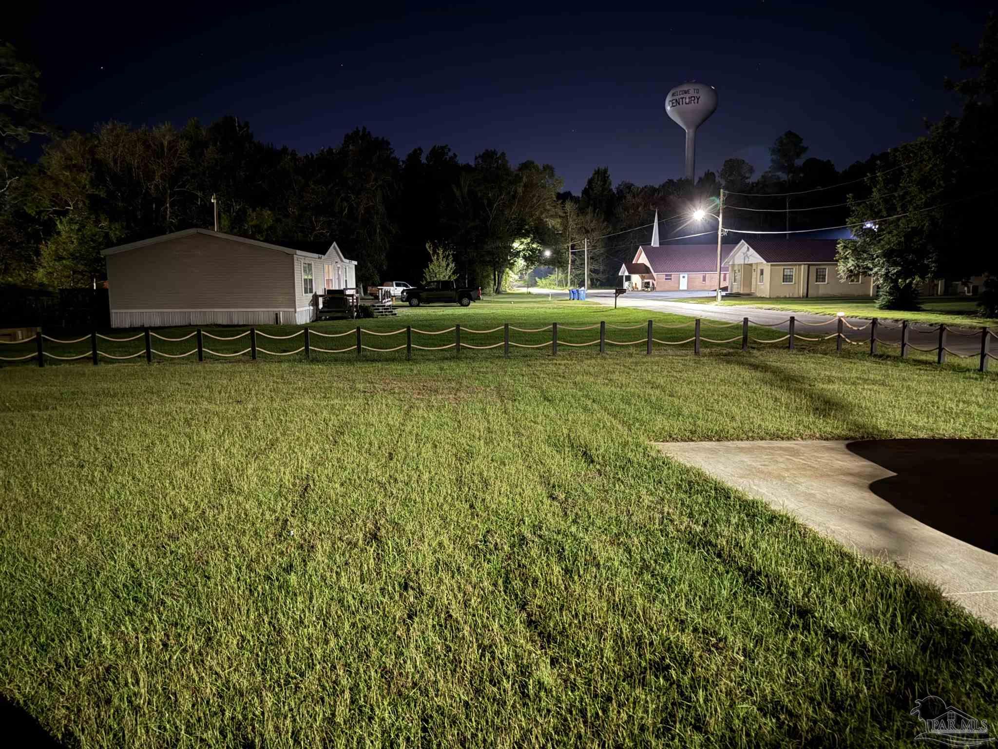 31 West Cottage Street Century, FL 32535 - Photo 31 of 36