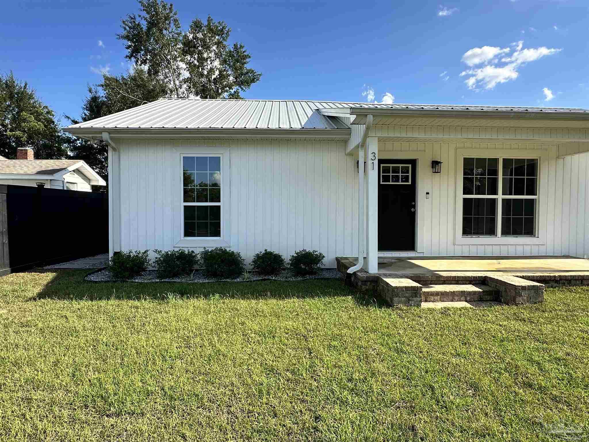 31 West Cottage Street Century, FL 32535 - Photo 4 of 36