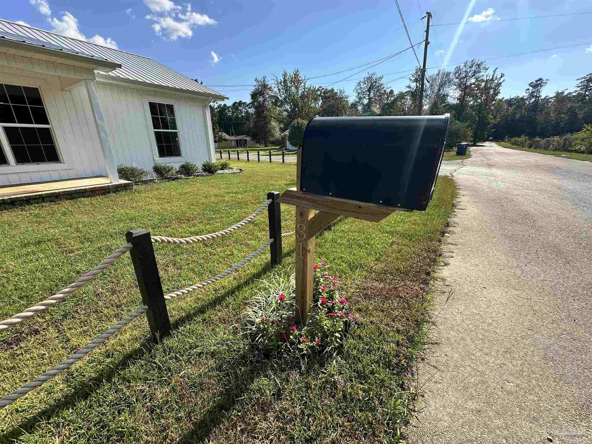 31 West Cottage Street Century, FL 32535 - Photo 5 of 36