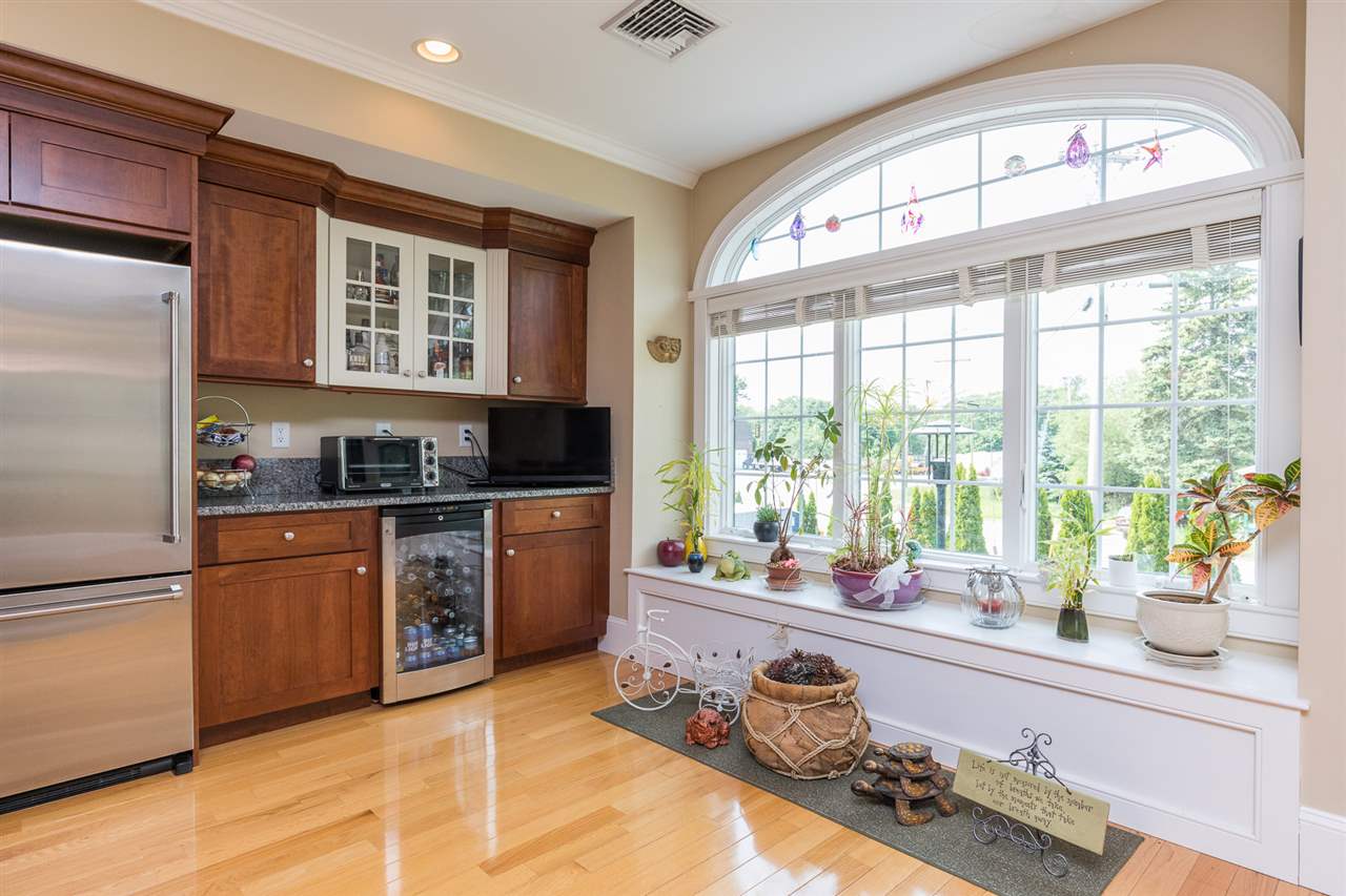 19 Bridge Street, Unit 5 Kittery, ME 03904 - Photo 15 of 38