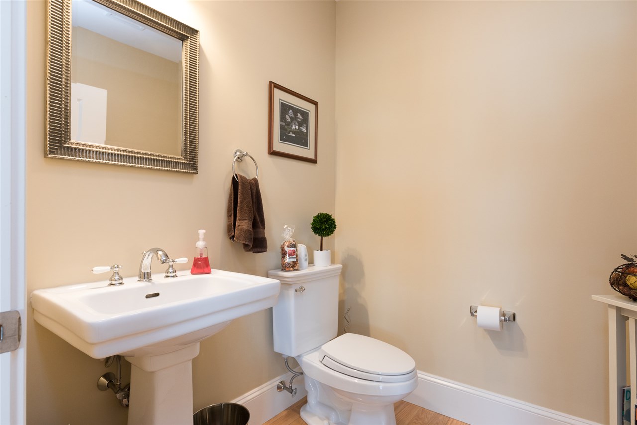 19 Bridge Street, Unit 5 Kittery, ME 03904 - Photo 26 of 38