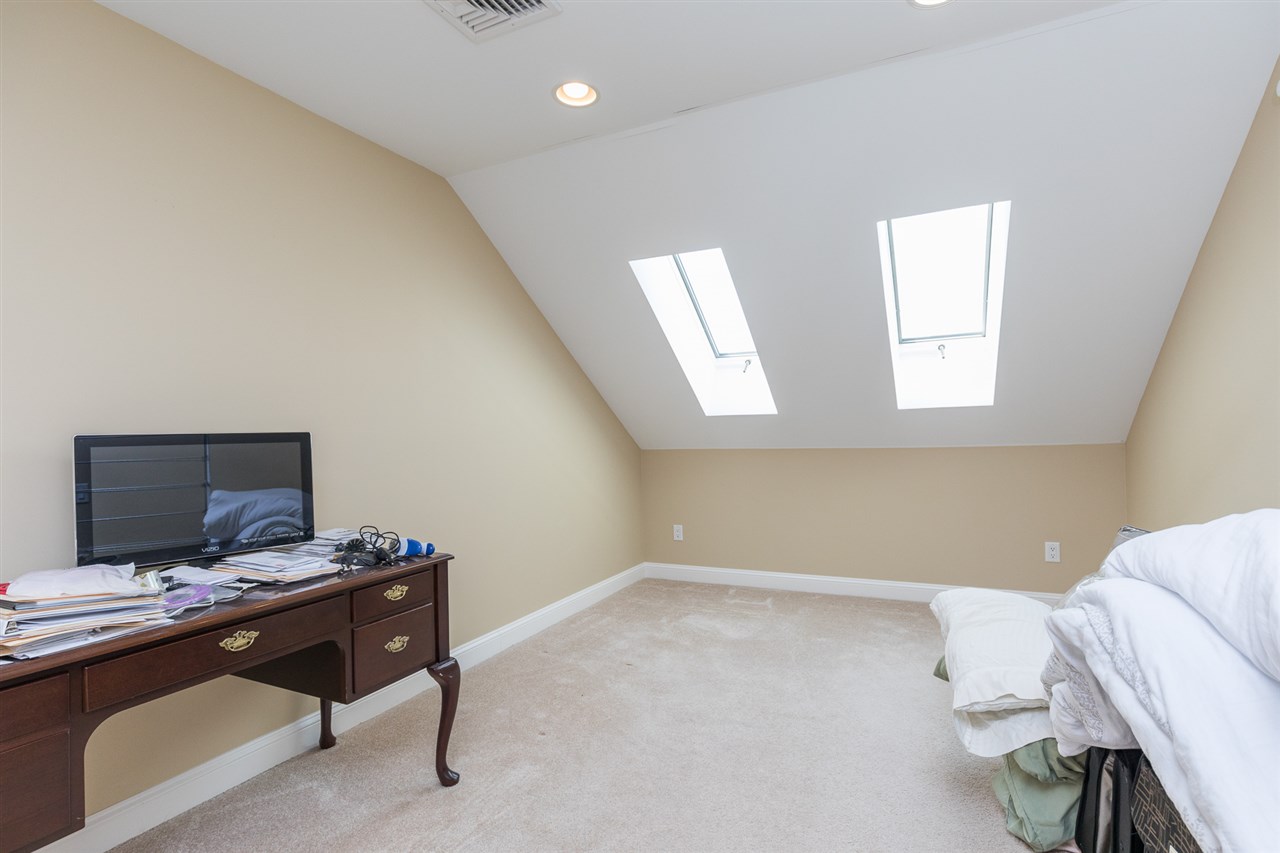 19 Bridge Street, Unit 5 Kittery, ME 03904 - Photo 34 of 38