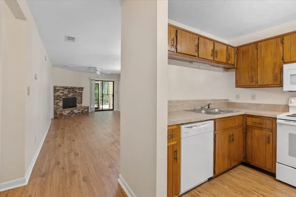 $1,450 | 3208 Ginger Drive, Unit B, Tallahassee, FL 32308