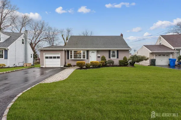 $639,000 | 32 Tanglewood Lane, Colonia, NJ 07067