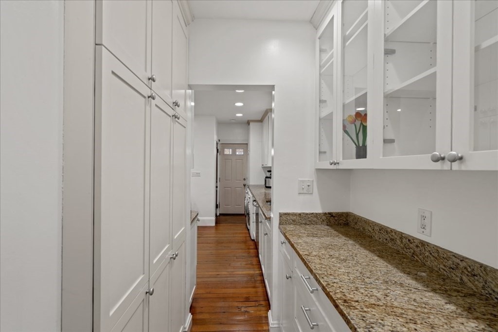 101 Hillside Road, Unit 101 Watertown, MA 02472 - Photo 9 of 18 Gallery Image 9