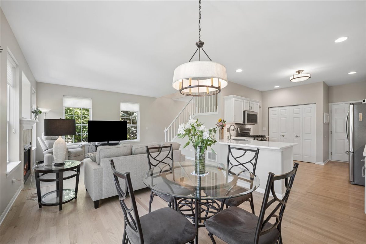 294 Larsdotter Lane Geneva, IL 60134 - Photo 6 of 28