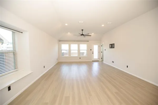 $2,800 | 313 Crescent Avenue, Melissa, TX 75454