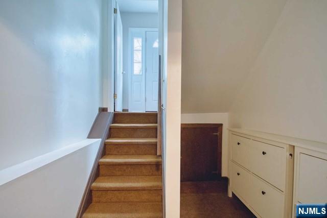 44 Newcomb Road Tenafly, NJ 07670 - Photo 12 of 17