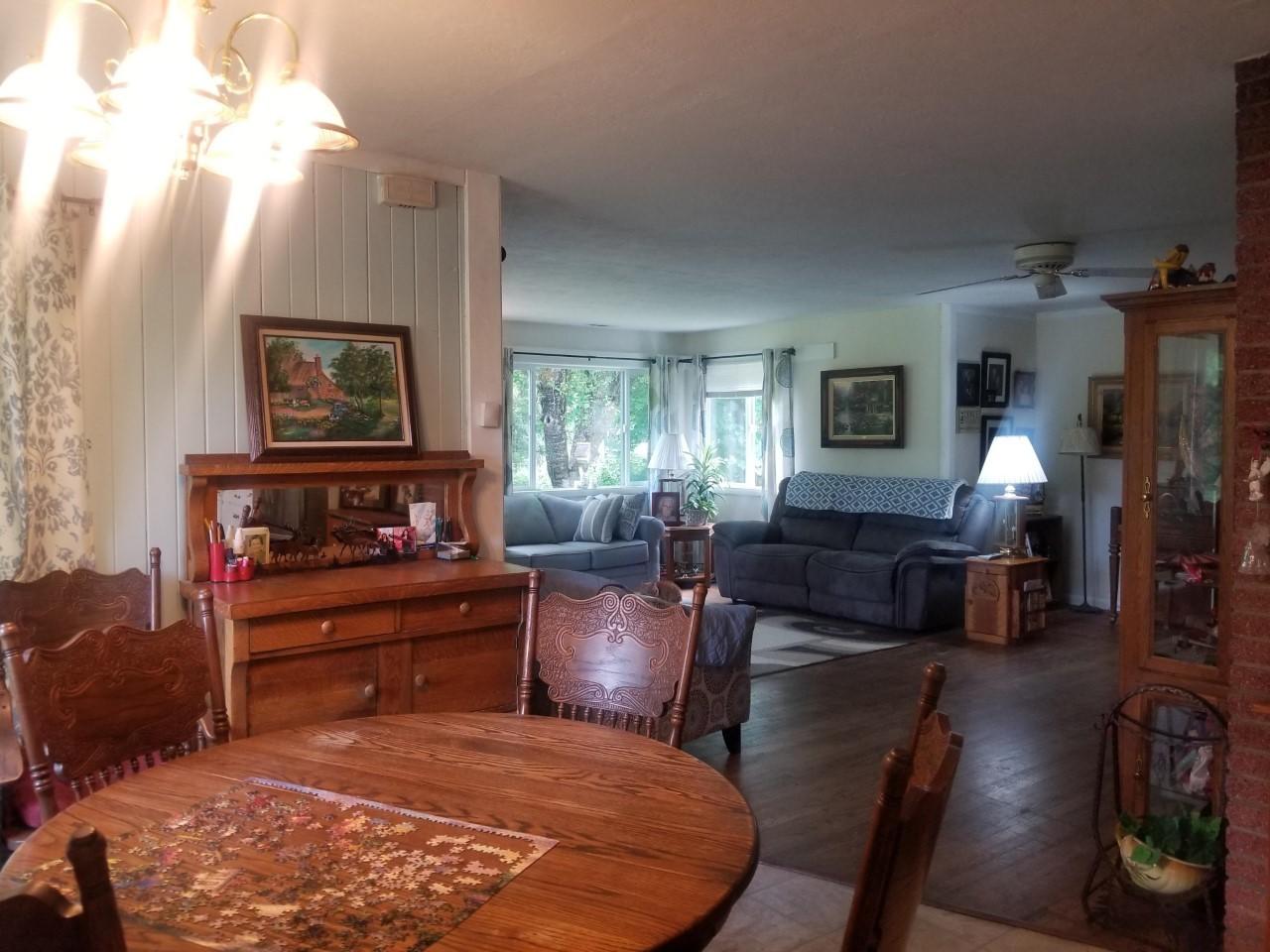 5447 Azalea-Glen Road Glendale, OR 97442 - Photo 13 of 49 Dining-Living
