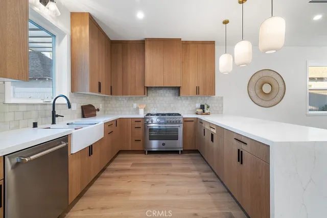 $2,425,000 | 4831 Sancola Avenue, Toluca Lake, CA 91601