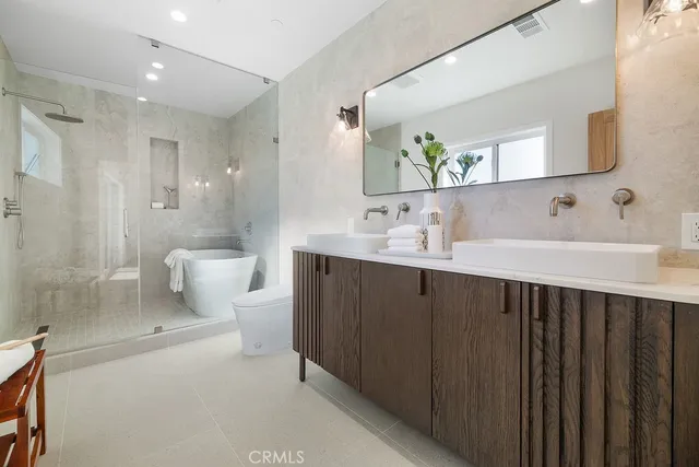 $2,425,000 | 4831 Sancola Avenue, Toluca Lake, CA 91601