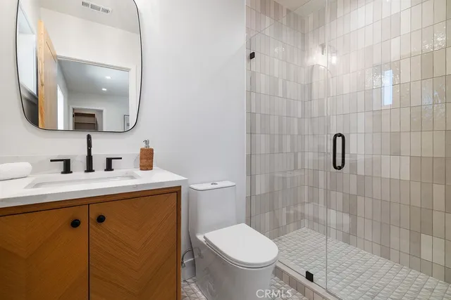 $2,425,000 | 4831 Sancola Avenue, Toluca Lake, CA 91601