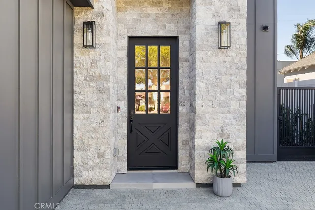 $2,425,000 | 4831 Sancola Avenue, Toluca Lake, CA 91601