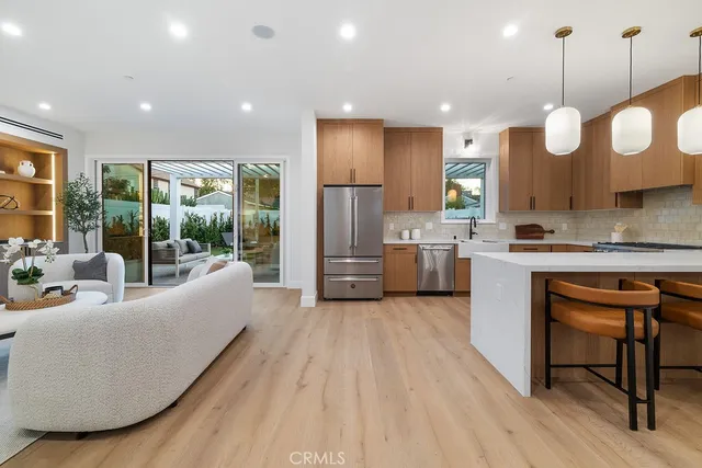 $2,425,000 | 4831 Sancola Avenue, Toluca Lake, CA 91601