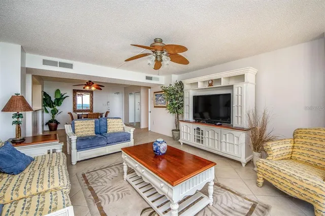 $3,200 | 450 South Gulfview Boulevard, Unit 1206, Clearwater Beach, FL 33767