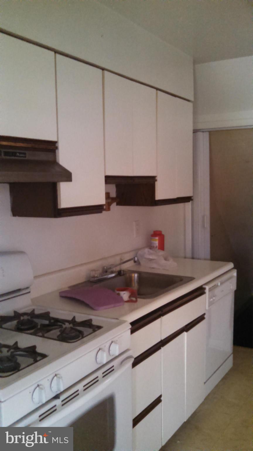 2155 Coralthorn Road Baltimore, MD 21220 - Photo 4 of 5 Kitchen