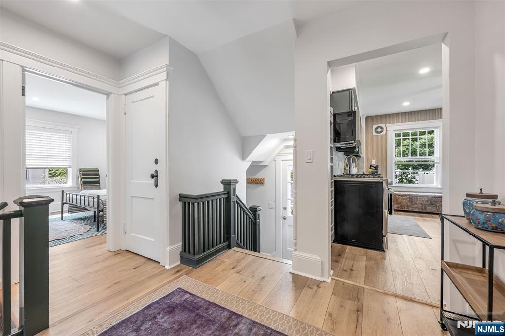 34 Washington Place, Unit 2 Ridgewood, NJ 07450 - Photo 3 of 18