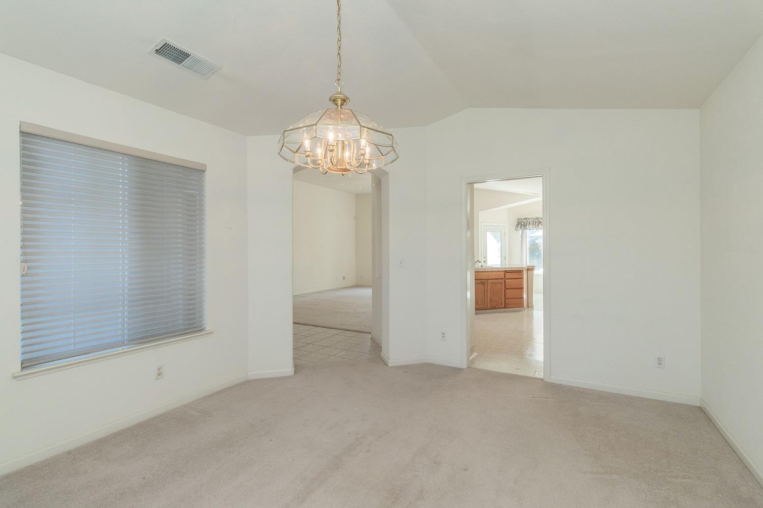5183 West Decatur Avenue Fresno, CA 93722 - Photo 3 of 20 Gallery Image 3