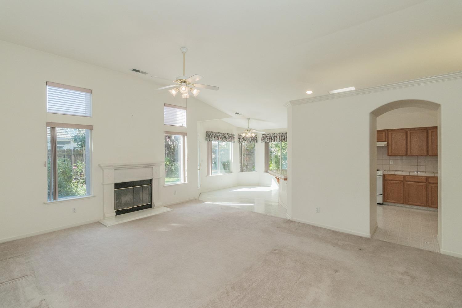 5183 West Decatur Avenue Fresno, CA 93722 - Photo 4 of 20 Gallery Image 4