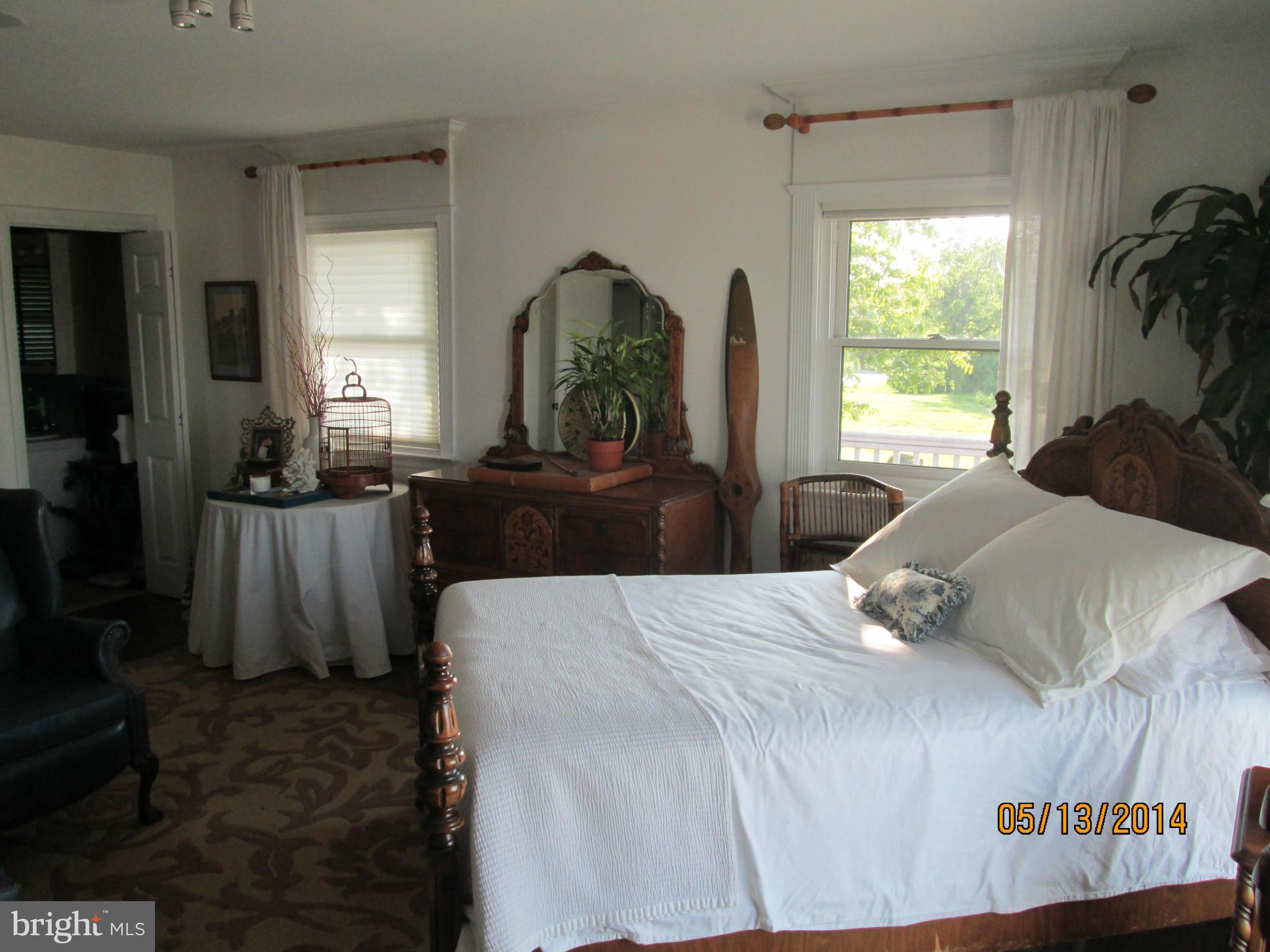 Bedroom (Master)