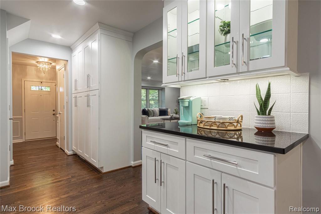 3636 Tuckahoe Road Bloomfield Hills, MI 48301 - Photo 6 of 35