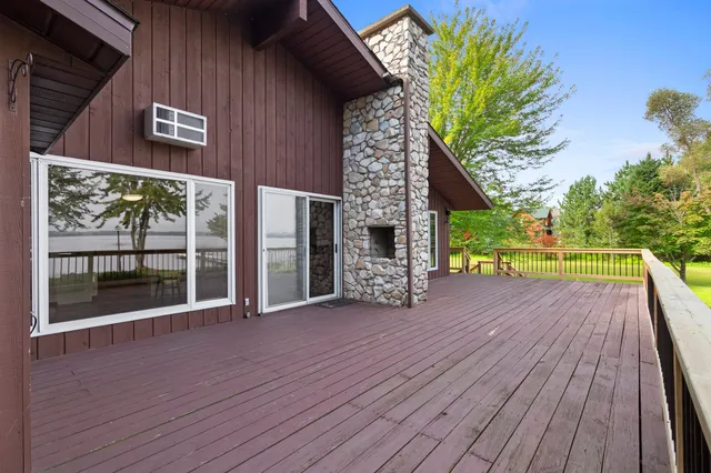 $749,900 | W5790 Point Lane, Crivitz, WI 54114