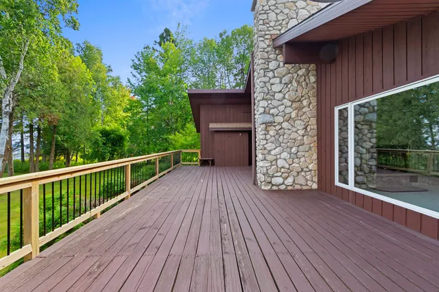 $749,900 | W5790 Point Lane, Crivitz, WI 54114