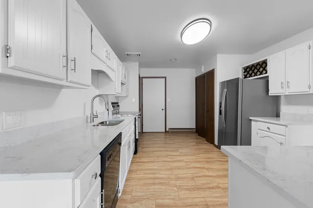 $749,900 | W5790 Point Lane, Crivitz, WI 54114