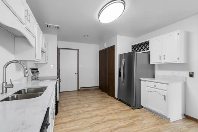 $749,900 | W5790 Point Lane, Crivitz, WI 54114