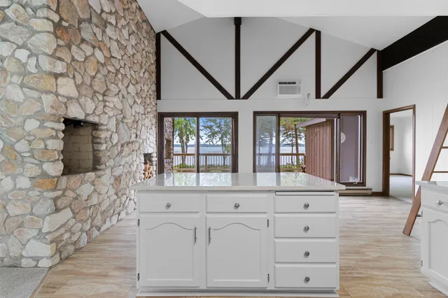 $749,900 | W5790 Point Lane, Crivitz, WI 54114