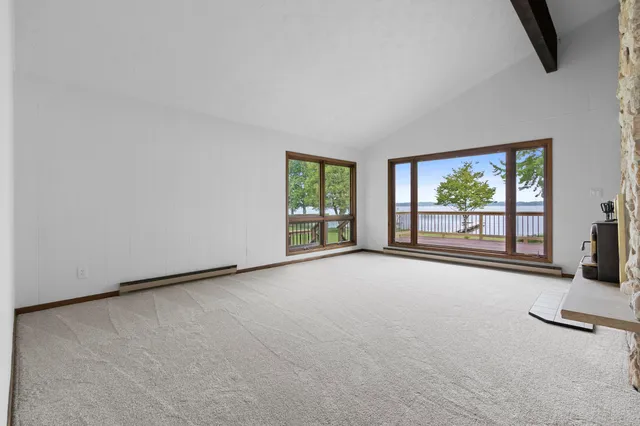 $749,900 | W5790 Point Lane, Crivitz, WI 54114