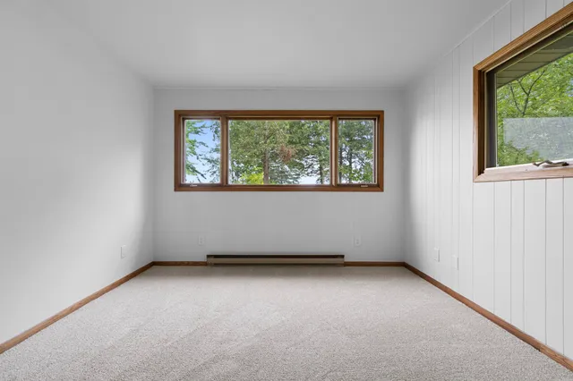 $749,900 | W5790 Point Lane, Crivitz, WI 54114