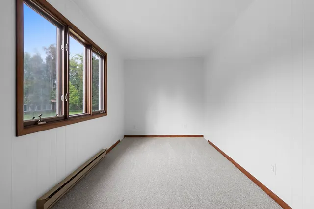 $749,900 | W5790 Point Lane, Crivitz, WI 54114