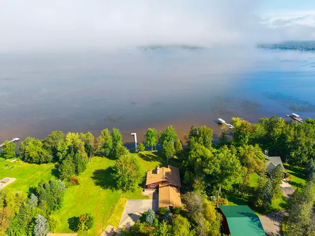 $749,900 | W5790 Point Lane, Crivitz, WI 54114