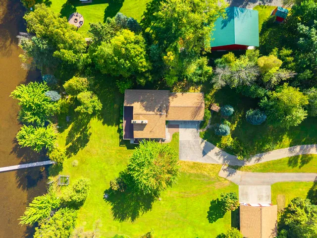 $749,900 | W5790 Point Lane, Crivitz, WI 54114