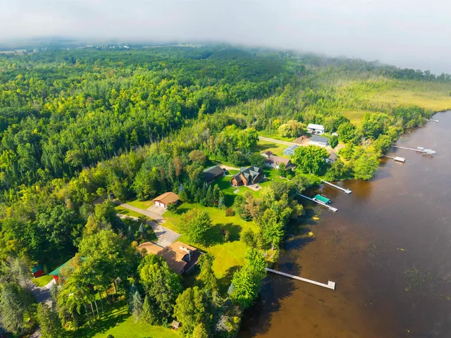 $749,900 | W5790 Point Lane, Crivitz, WI 54114