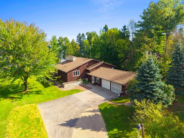 $749,900 | W5790 Point Lane, Crivitz, WI 54114