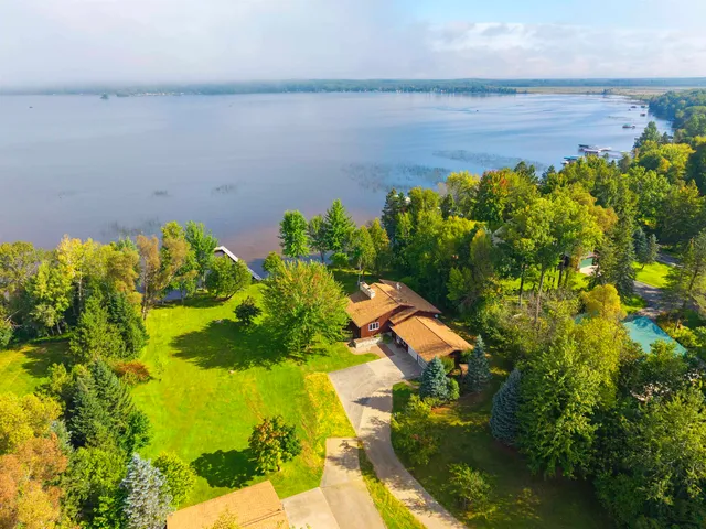 $749,900 | W5790 Point Lane, Crivitz, WI 54114