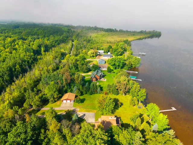 $749,900 | W5790 Point Lane, Crivitz, WI 54114