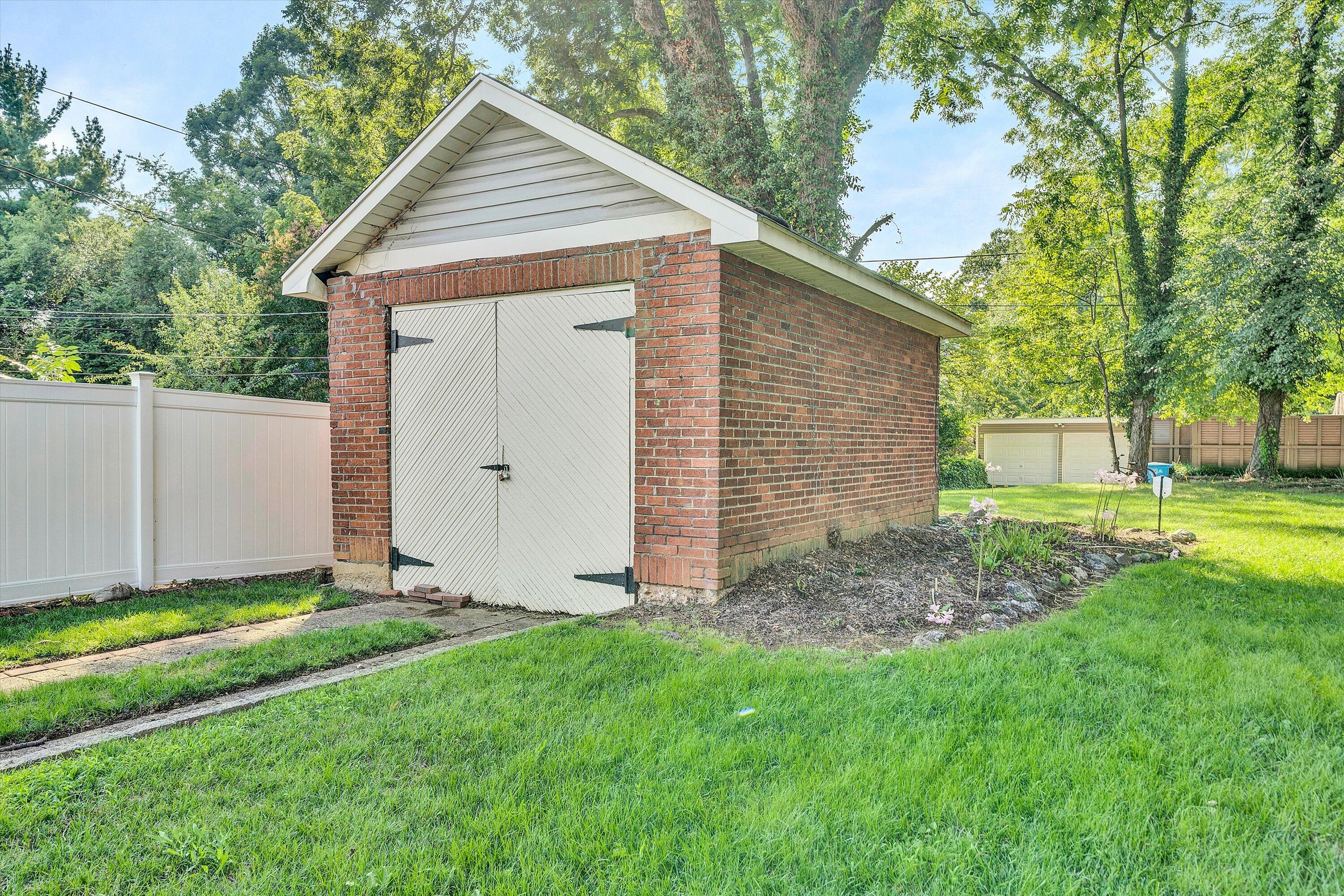 1819 Arlington Road Southwest Roanoke, VA 24015 - Photo 38 of 52 30-DSC00364