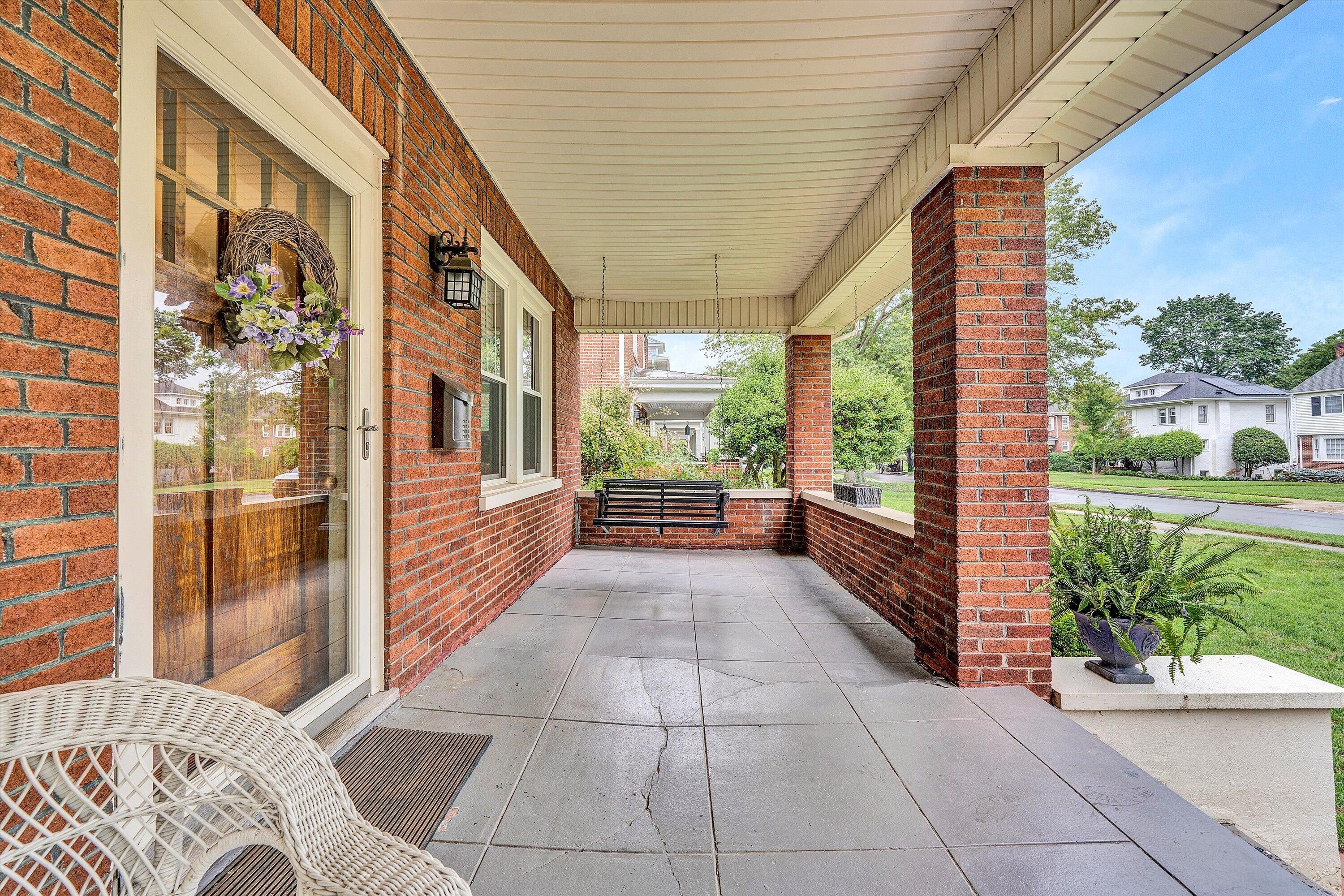 1819 Arlington Road Southwest Roanoke, VA 24015 - Photo 6 of 52 04-DSC00229