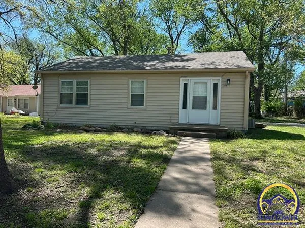 $149,950 | 1725 Southwest Sims Avenue, Topeka, KS 66604