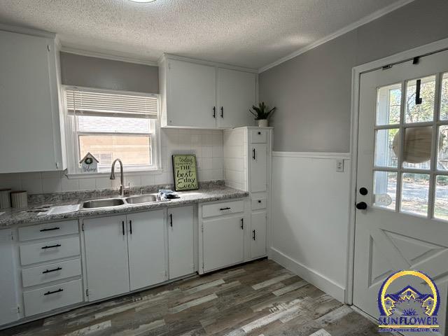 1725 Southwest Sims Avenue Topeka, KS 66604 - Photo 3 of 16