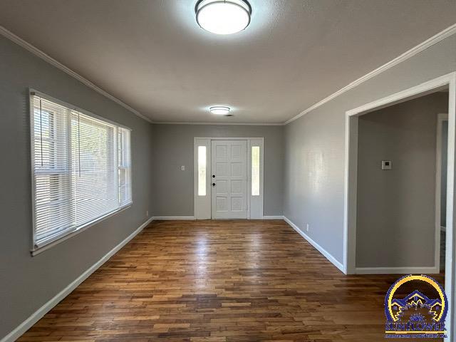 1725 Southwest Sims Avenue Topeka, KS 66604 - Photo 4 of 16