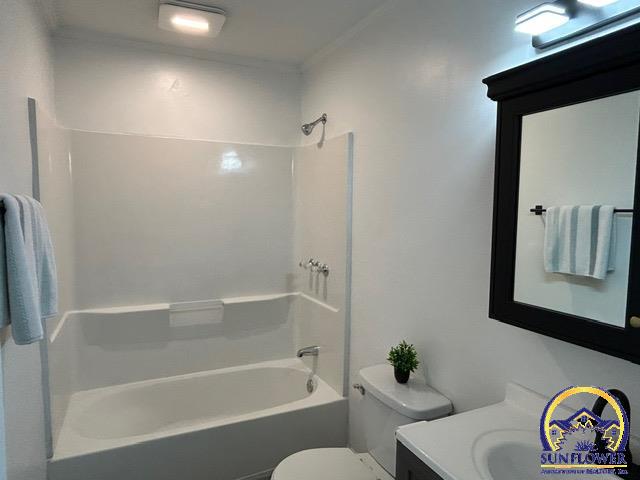 1725 Southwest Sims Avenue Topeka, KS 66604 - Photo 8 of 16