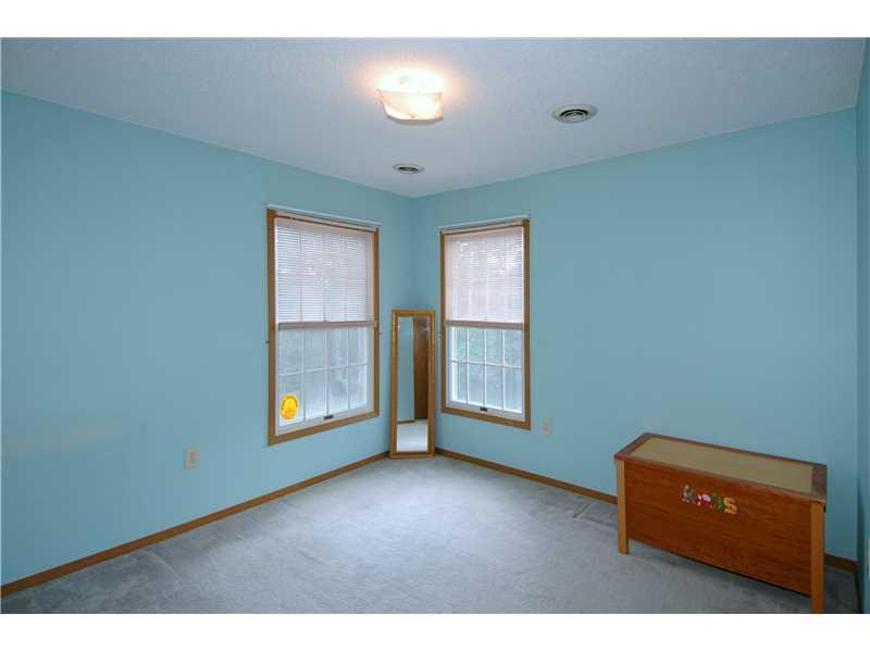 9275 North Florence Road Pittsburgh, PA 15237 - Photo 16 of 21 Bedroom. Second bedroom with two windows and ample closet space.