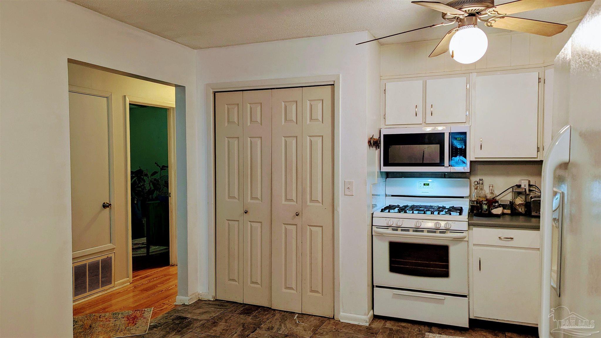 3107 Muldoon Road Pensacola, FL 32526 - Photo 12 of 55 Gallery Image 12
