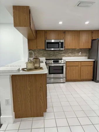$2,200 | 1005 Palm Beach Trace Drive, Unit 1005, Royal Palm Beach, FL 33411