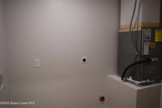 a close up of a shower