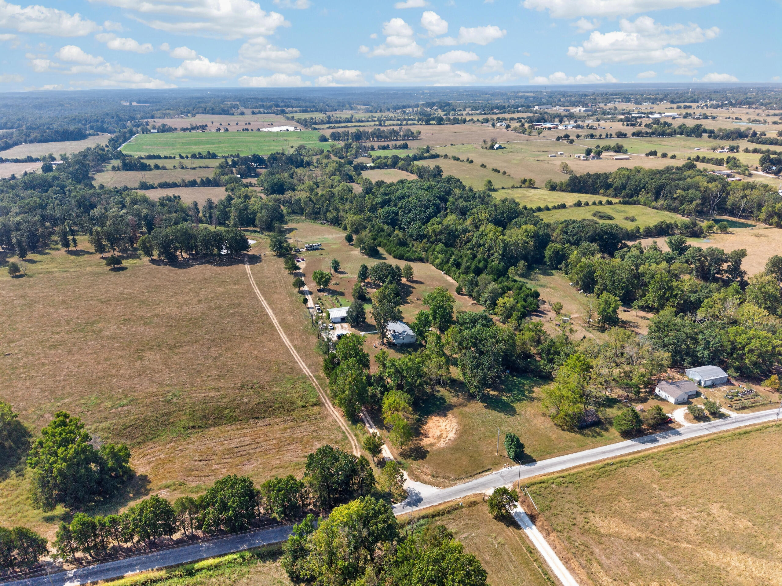 1080 Apache Road Sparta, MO 65753 - Photo 32 of 34 DJI_20260918111628_0010_D (1)